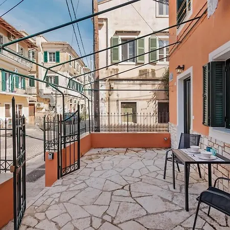 Corfu Portside Studio! شقة