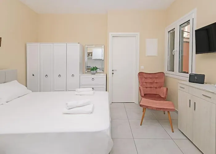Corfu Portside Studio!