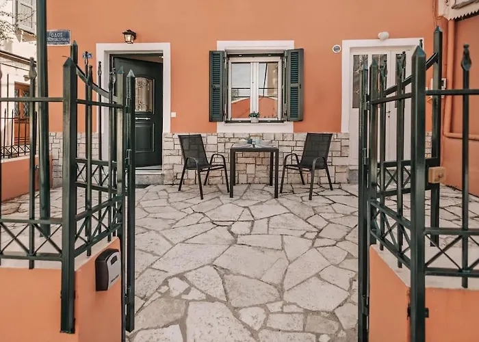 Corfu Portside Studio! شقة